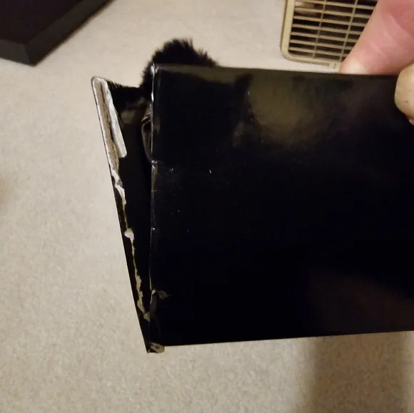 Karl Lagerfeld Paris hat, gloves and scarf set - Picture 3 of 4